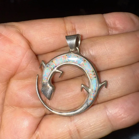 Touch of Santa Fe Sterling Silver lizard pendant with lab opal inlay - Picture 5 of 15